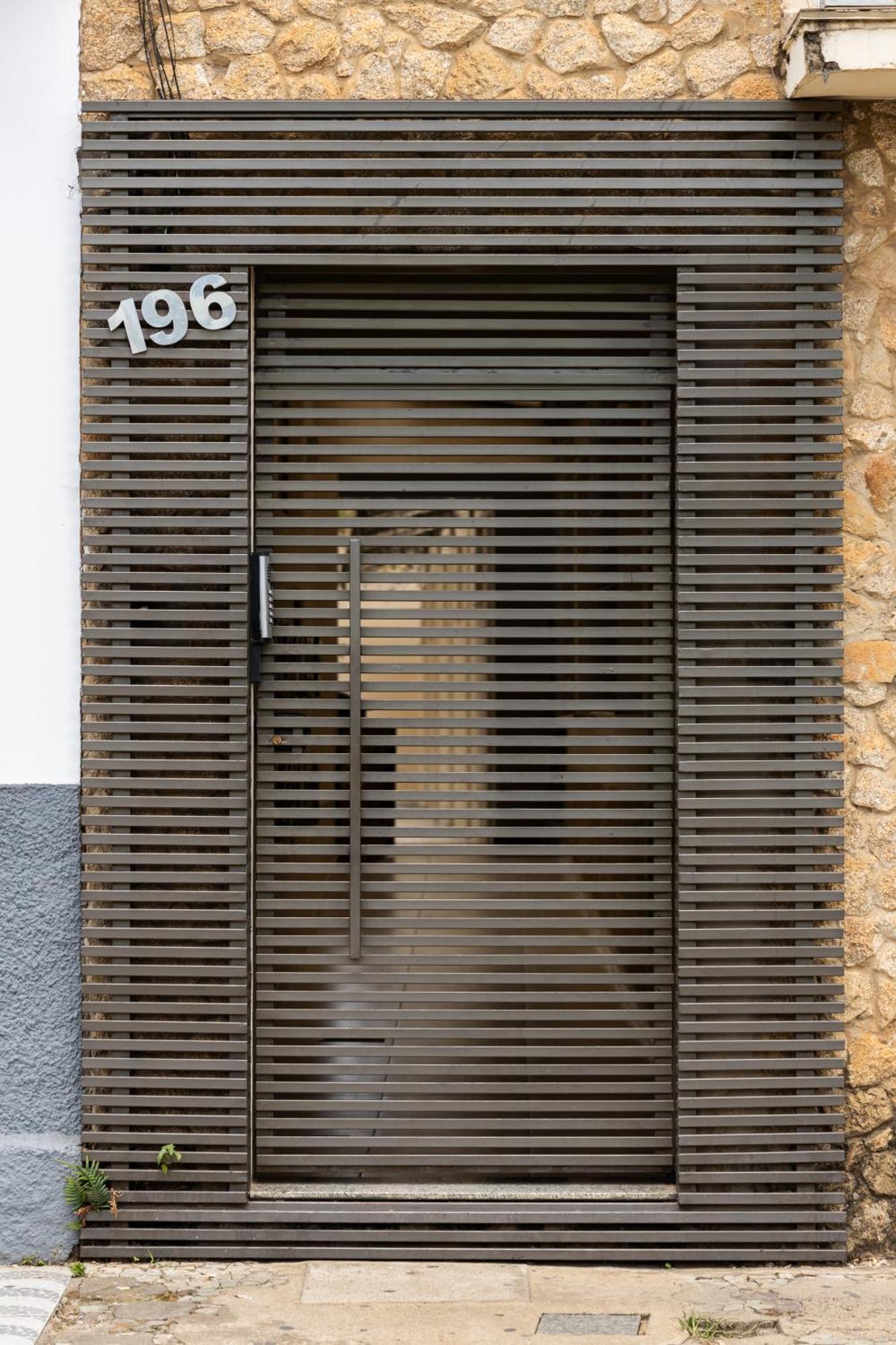 Apartamento Em Sao Joao Del Rei, Ao Lado Da Estacao Ferroviaria, Estacionamento E Ar Condicionado Exterior photo